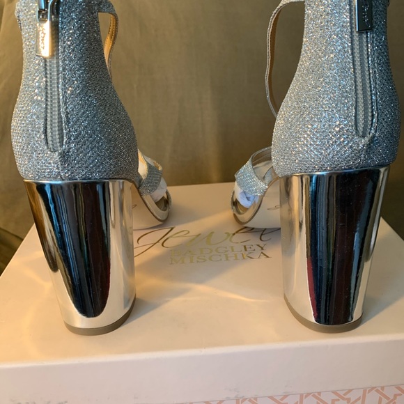 Jewel Badgley Mischka women’s heels - Picture 9 of 10